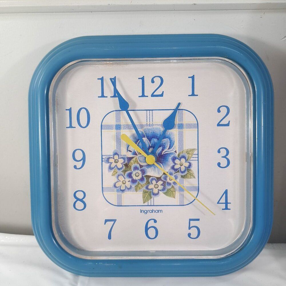 VINTAGE INGRAHAM WALL CLOCK BLUE FLORAL flowers square‎ quartz plastic WORKS